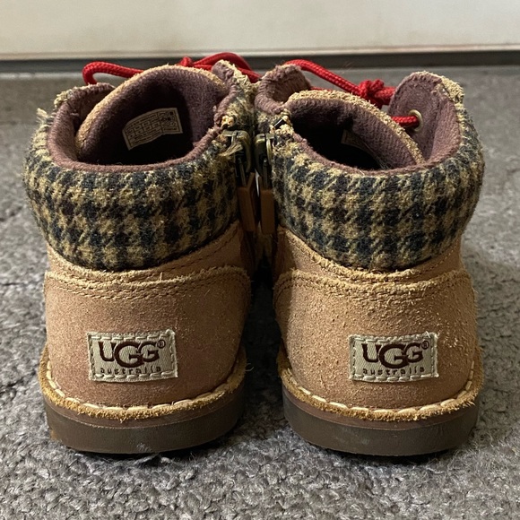 UGG toddler boots - Picture 2 of 6